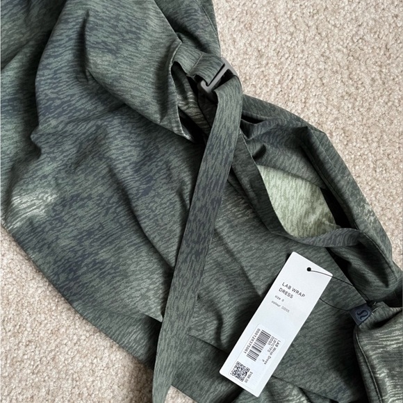NWT 🔥Lululemon LAB Wrap it Up Dress Size 8 light sage - Picture 5 of 7